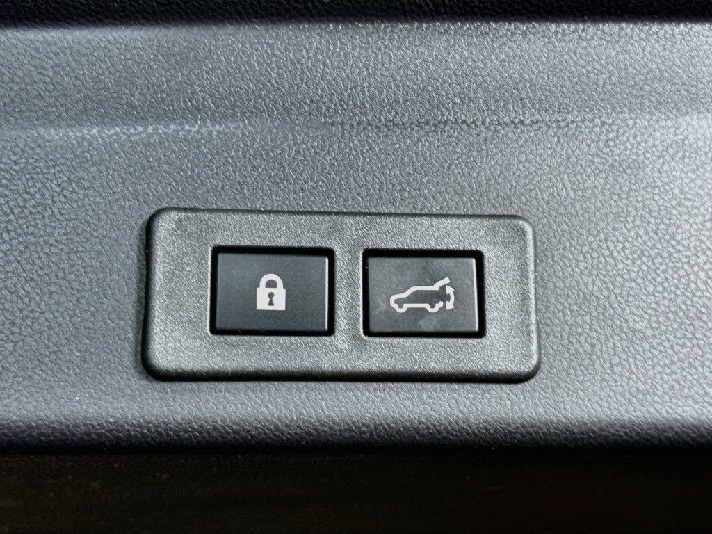 Used 2025 Subaru Ascent Limited AWD/4WD image 31