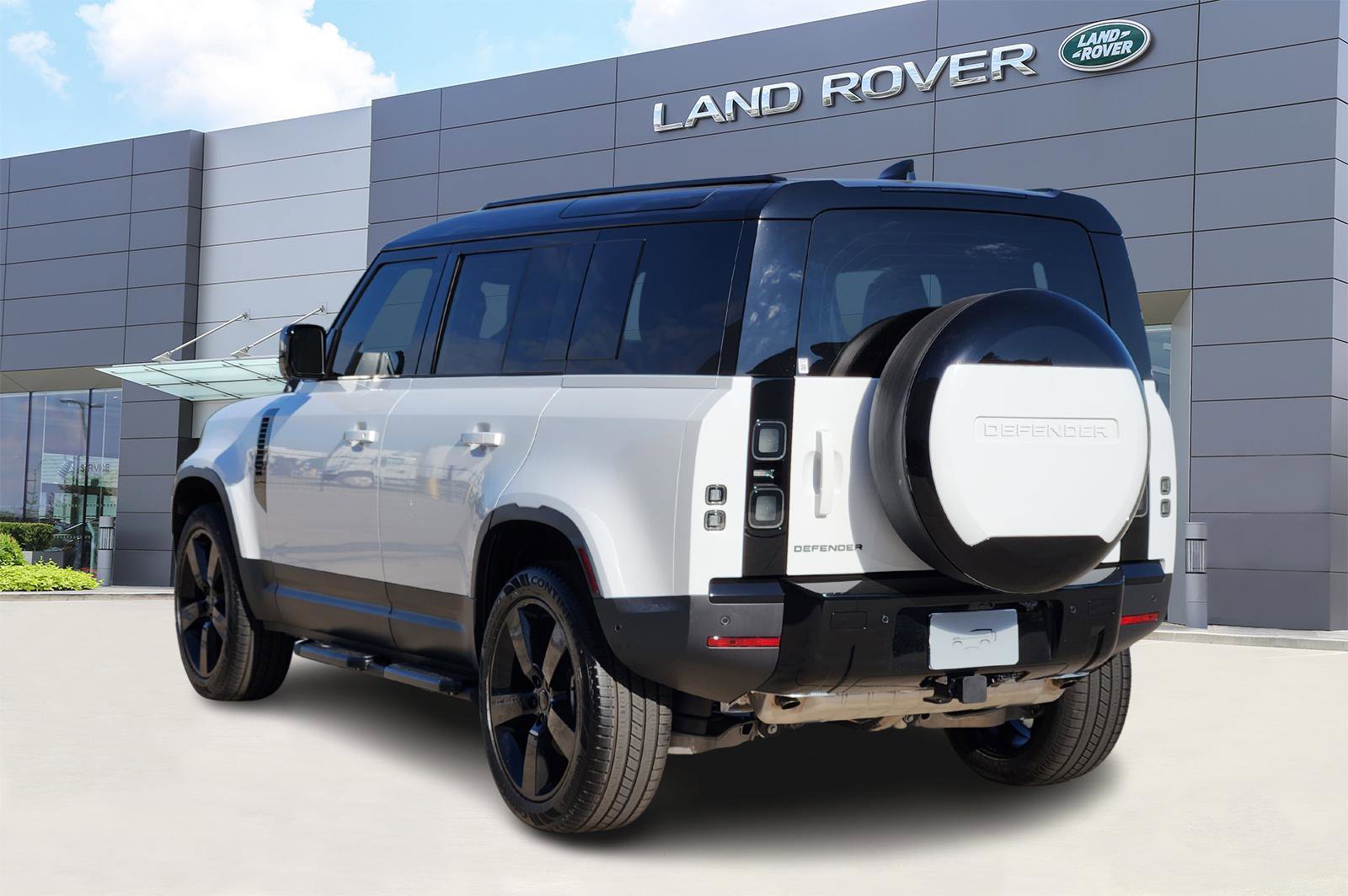 New 2026 Land Rover Defender 110 S image 4