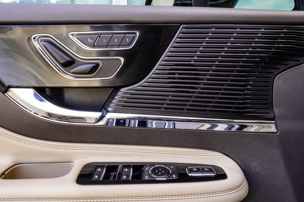 Used 2022 Lincoln Corsair FWD image 37