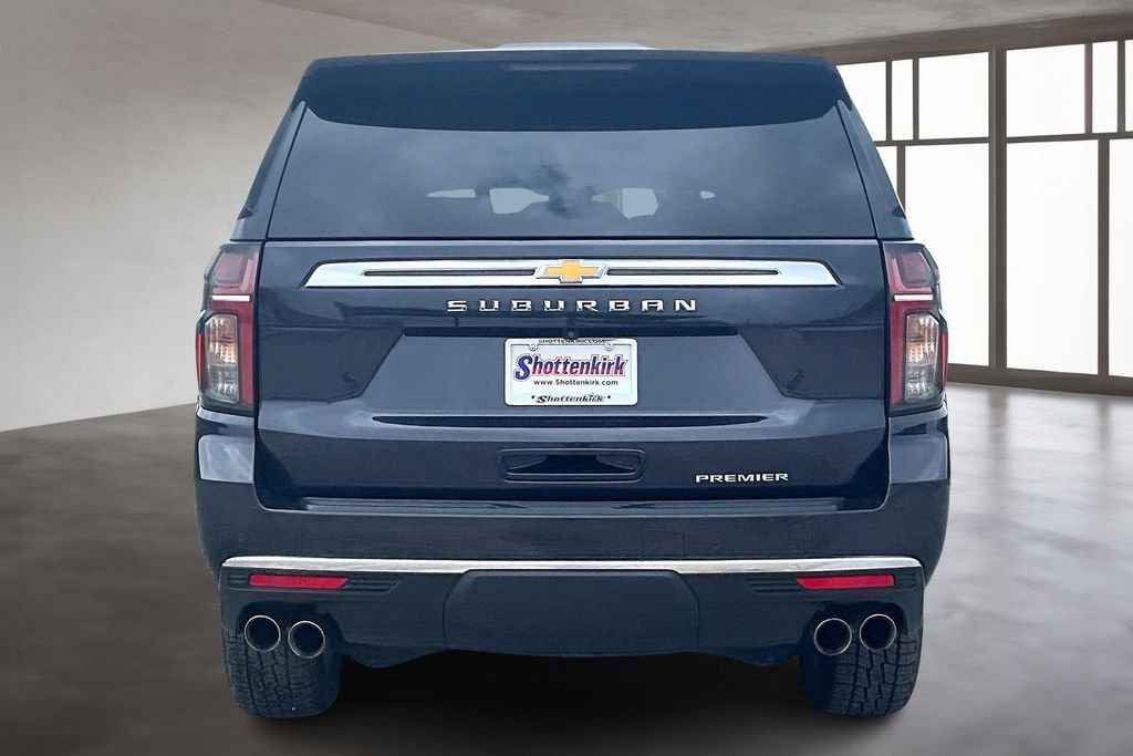 Used 2024 Chevrolet Suburban Premier image 5