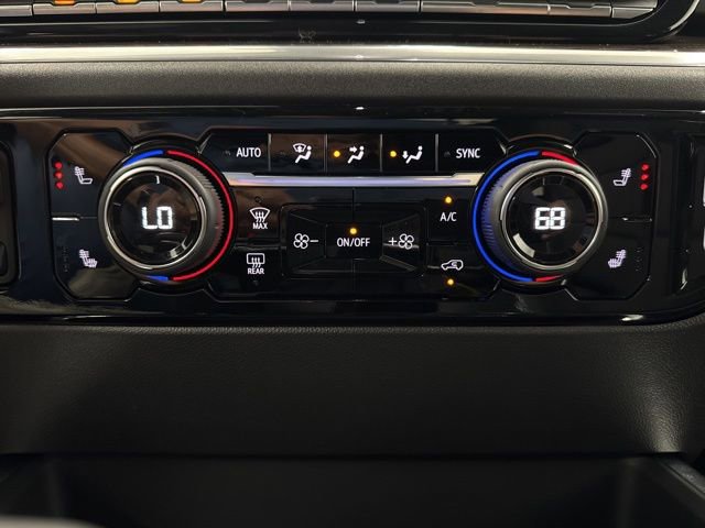 Used 2026 Chevrolet Silverado 1500 LT Trail Boss w/ LT Trail Boss Premium Package AWD/4WD image 21