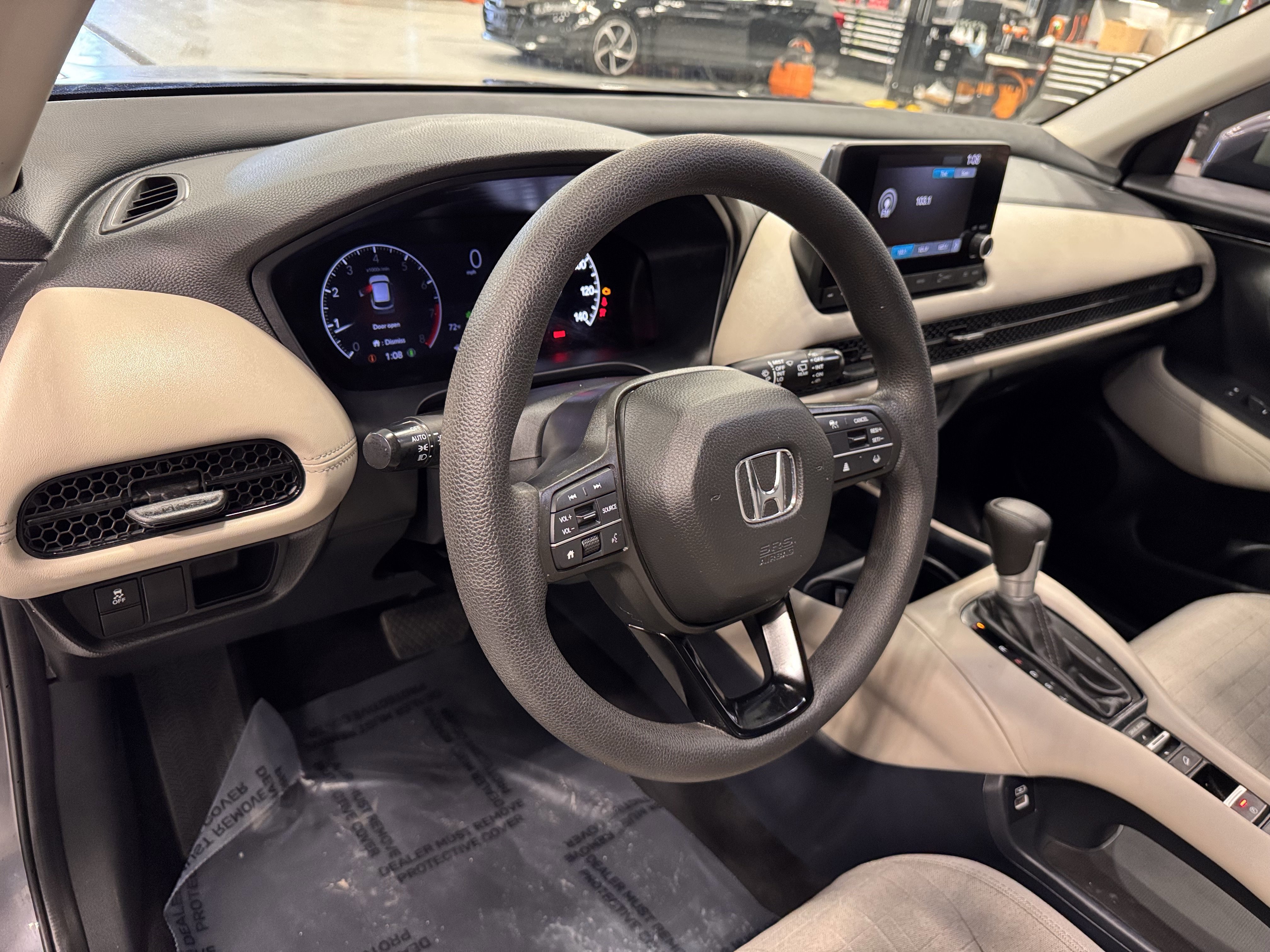 Used 2023 Honda HR-V LX image 15