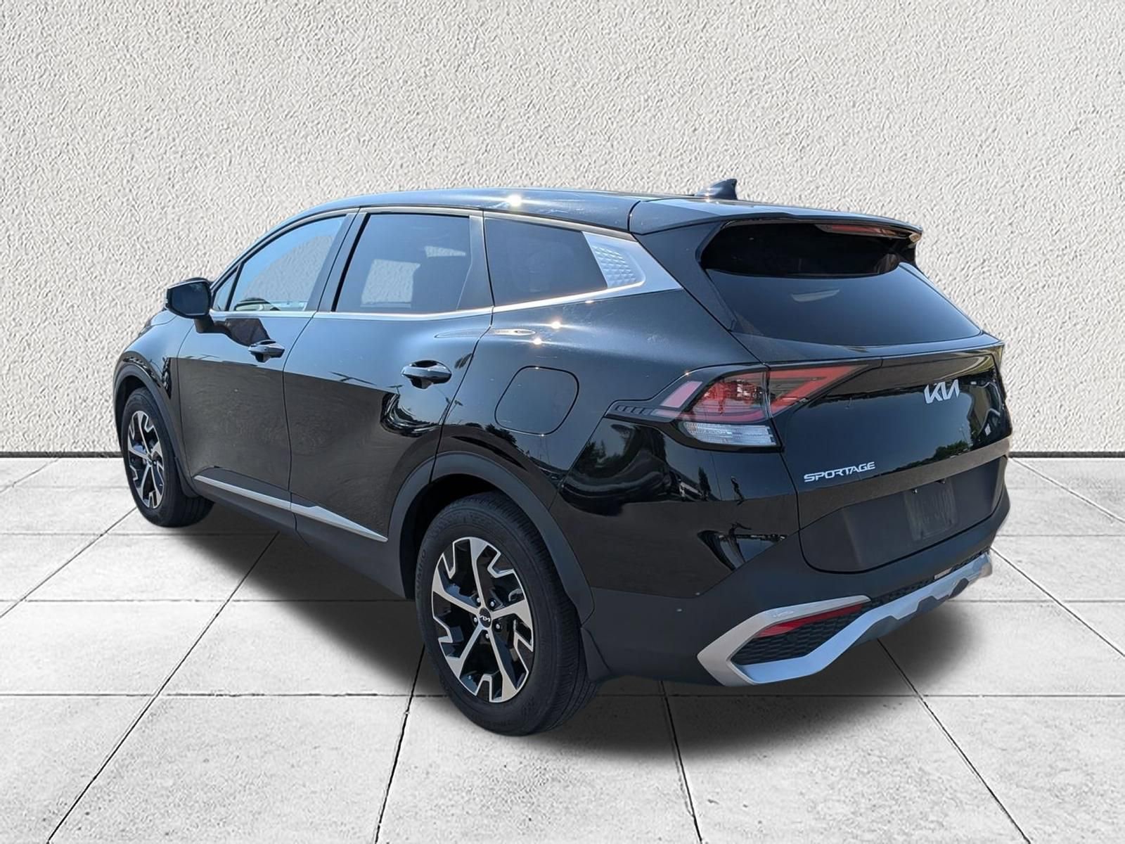 Used 2024 Kia Sportage EX FWD image 5