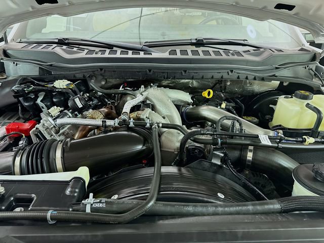 Used 2023 Ford F350 Lariat w/ Chrome Package image 31