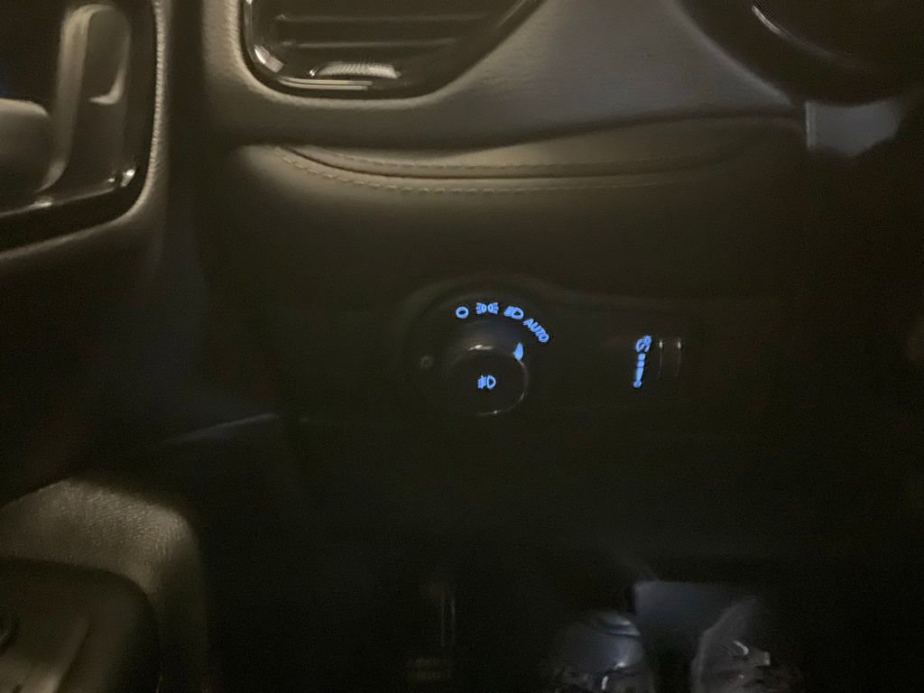 Used 2022 Dodge Durango SXT AWD/4WD image 16