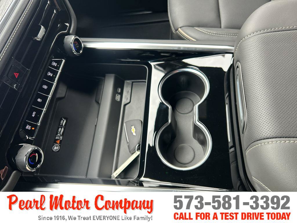 New 2026 Chevrolet Suburban Premier w/ Sun And Tow Package AWD/4WD image 19