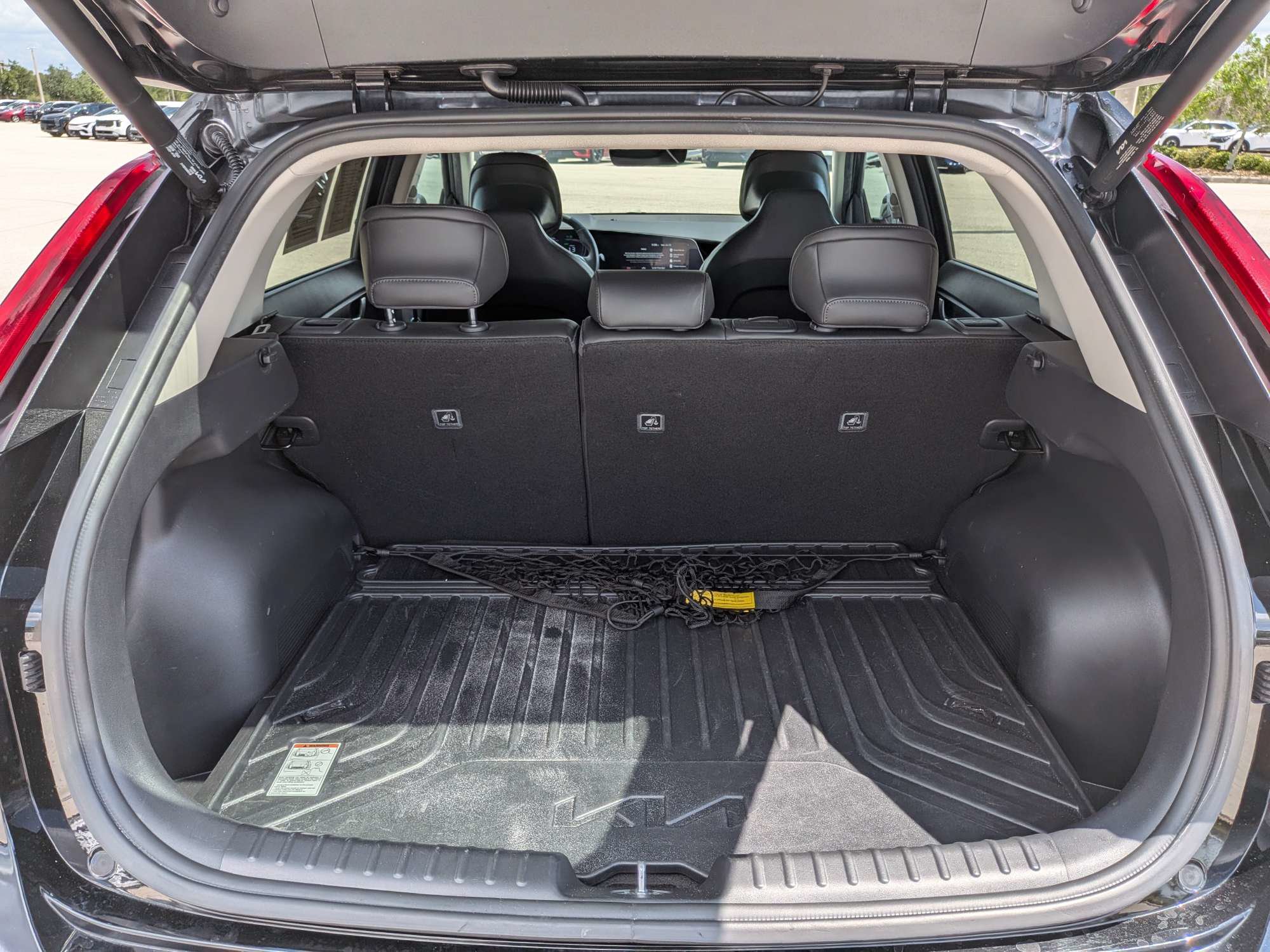 Certified 2024 Kia Niro SX Touring FWD image 16