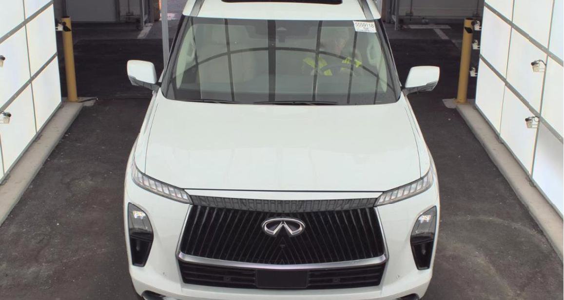 Certified 2026 INFINITI QX80 Pure w/ Cargo Package image 3