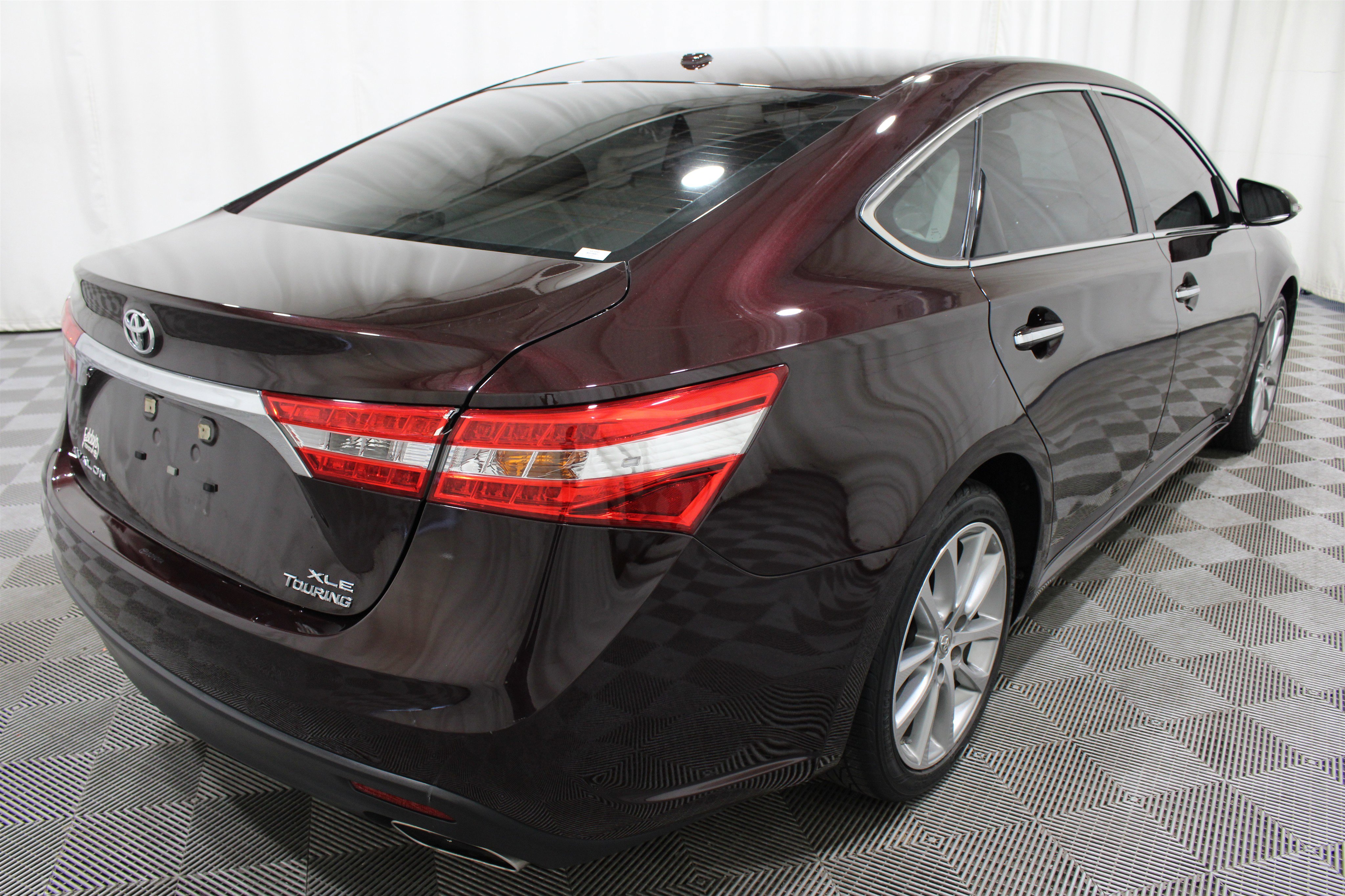 Used 2014 Toyota Avalon XLE Touring FWD image 30