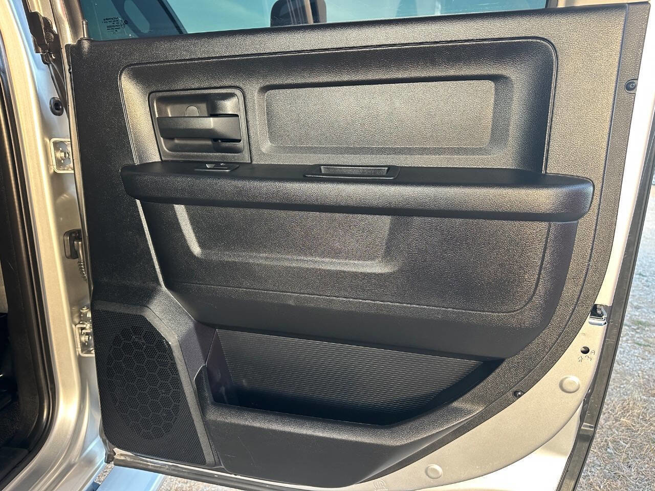 Used 2016 RAM 2500 Tradesman w/ Chrome Appearance Group image 16