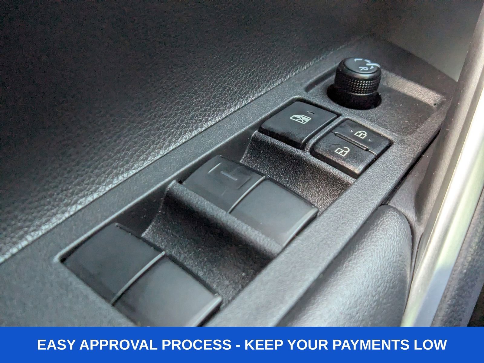 Used 2024 Toyota Corolla Cross LE image 34