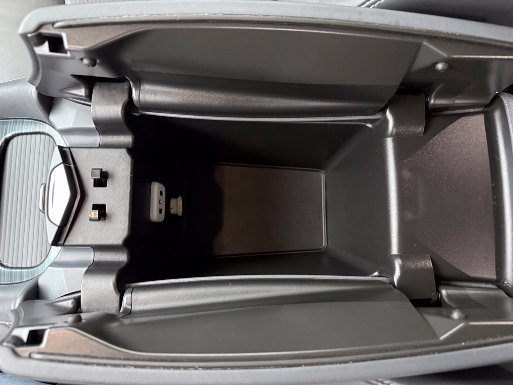 Used 2019 Buick Envision Essence FWD image 41