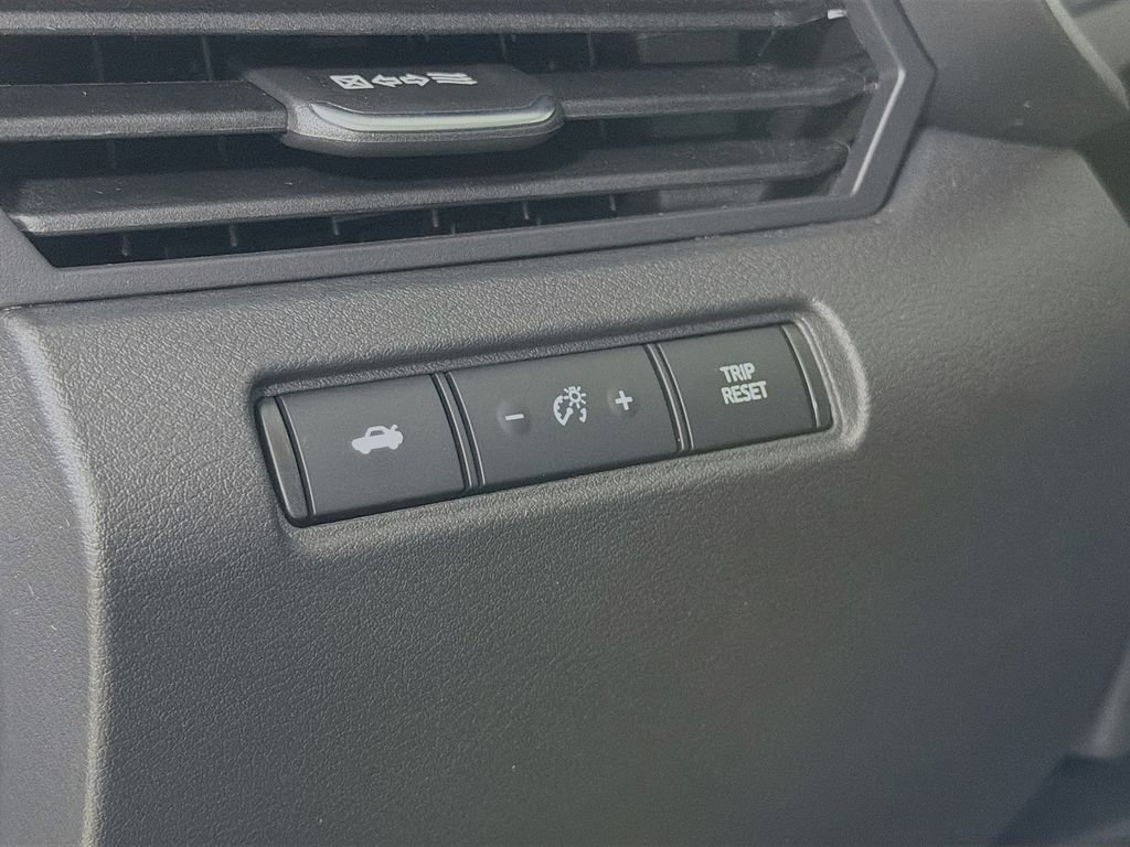 Used 2024 Nissan Altima 2.5 SV image 12