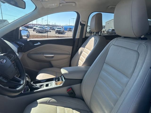 Used 2019 Ford Escape Titanium image 9