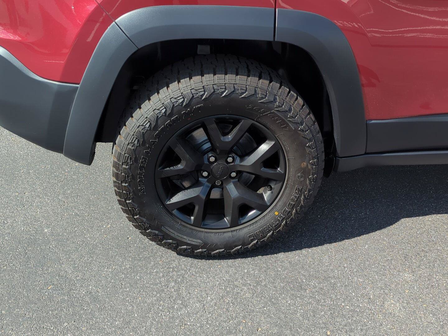 Used 2017 Jeep Cherokee Trailhawk AWD/4WD image 7