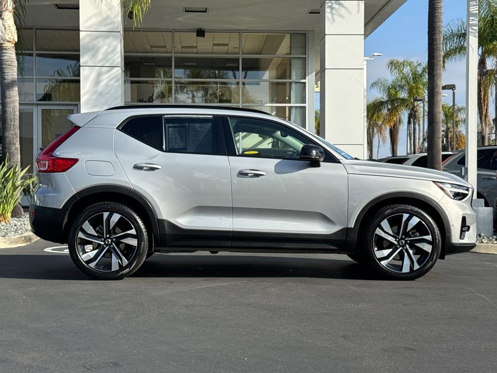 Certified 2023 Volvo XC40 B5 Ultimate AWD/4WD image 6