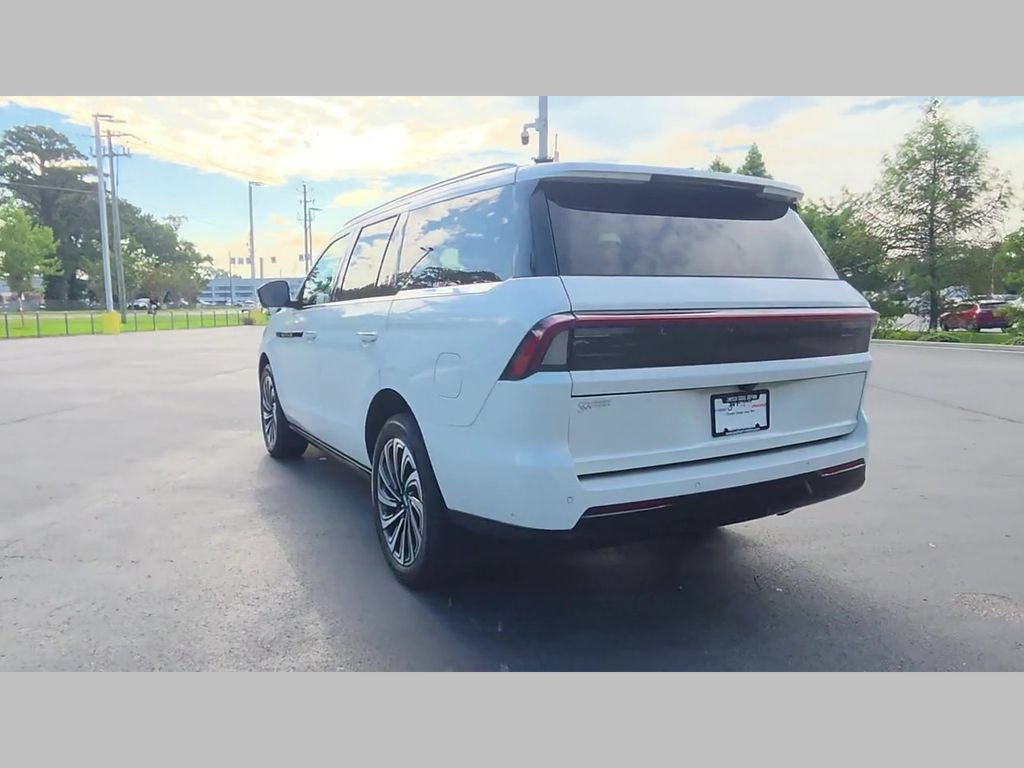 Used 2025 Lincoln Navigator Black Label AWD/4WD image 31