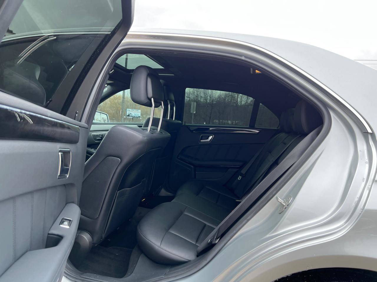 Used 2013 Mercedes-Benz E 350 E350 4MATIC Sedan image 31