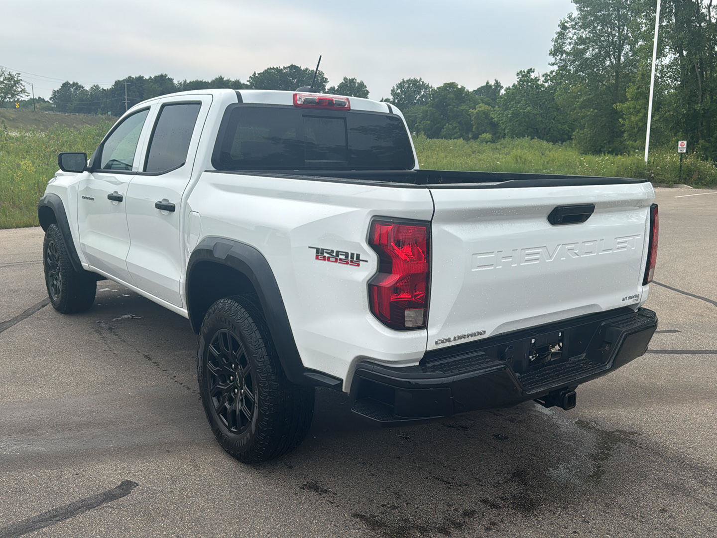 Used 2024 Chevrolet Colorado Trail Boss w/ Advanced Trailering Package AWD/4WD image 3
