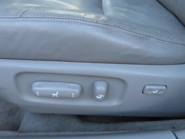 Used 2004 Lexus ES 330 w/ Premium Pkg FWD image 18