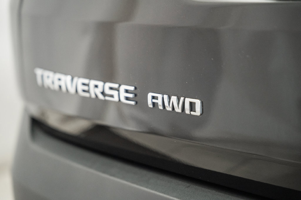 Used 2022 Chevrolet Traverse LS AWD/4WD image 7