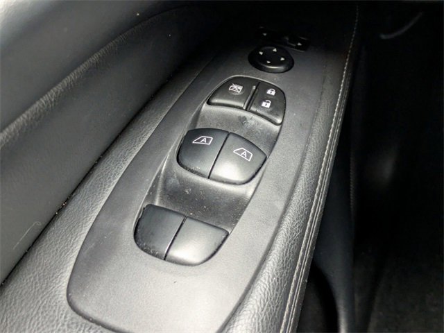 Used 2020 Nissan Pathfinder SV image 26