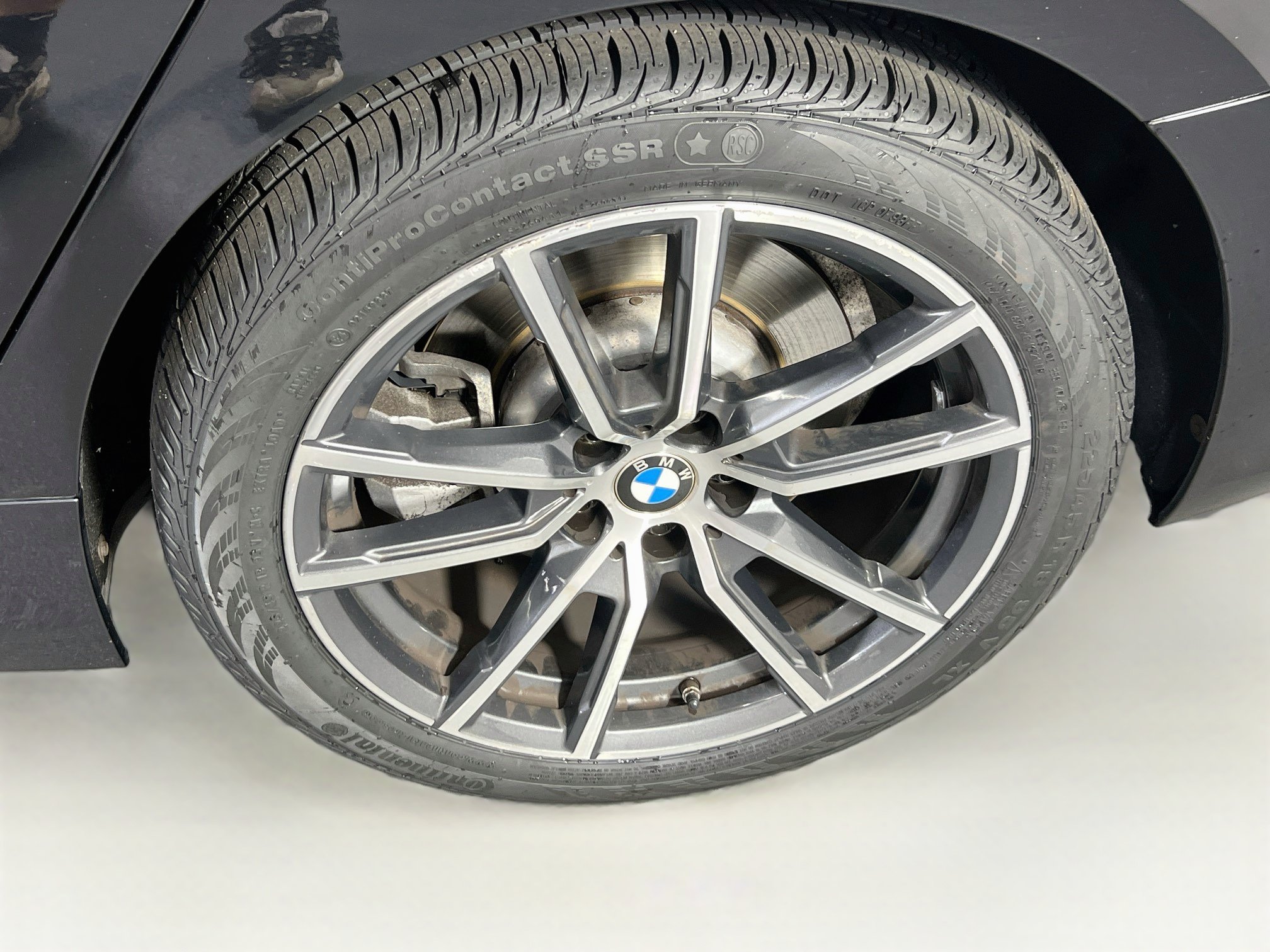 Used 2021 BMW 330i xDrive Sedan w/ Driving Assistance Package AWD/4WD image 32