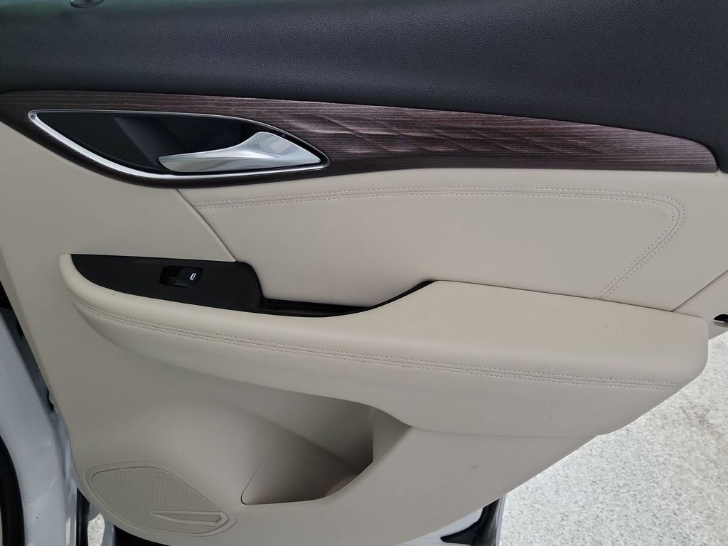 Certified 2023 Buick Envision Avenir image 8