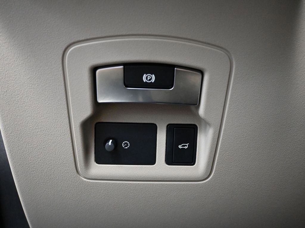 Used 2020 Land Rover Range Rover Velar R-Dynamic S image 35