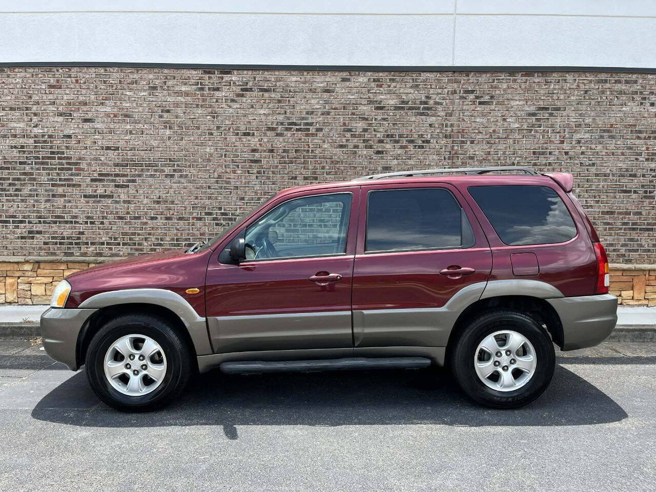 Used 2003 MAZDA Tribute LX FWD image 2