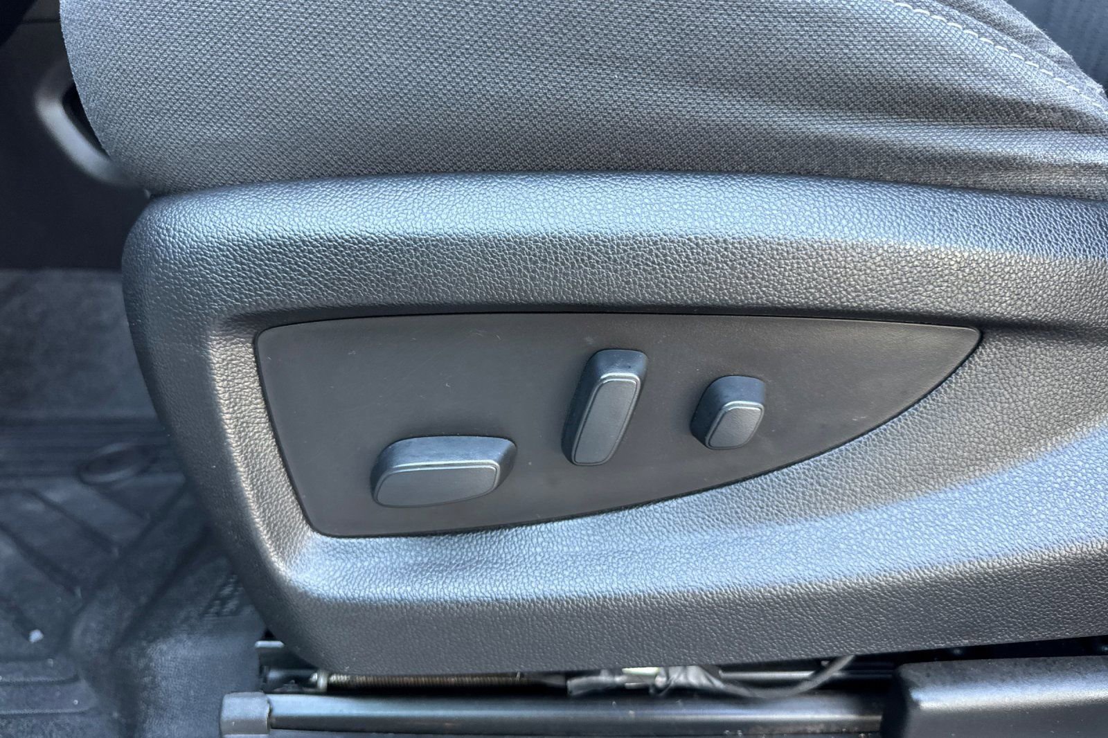 Certified 2020 GMC Yukon SLE RWD image 12