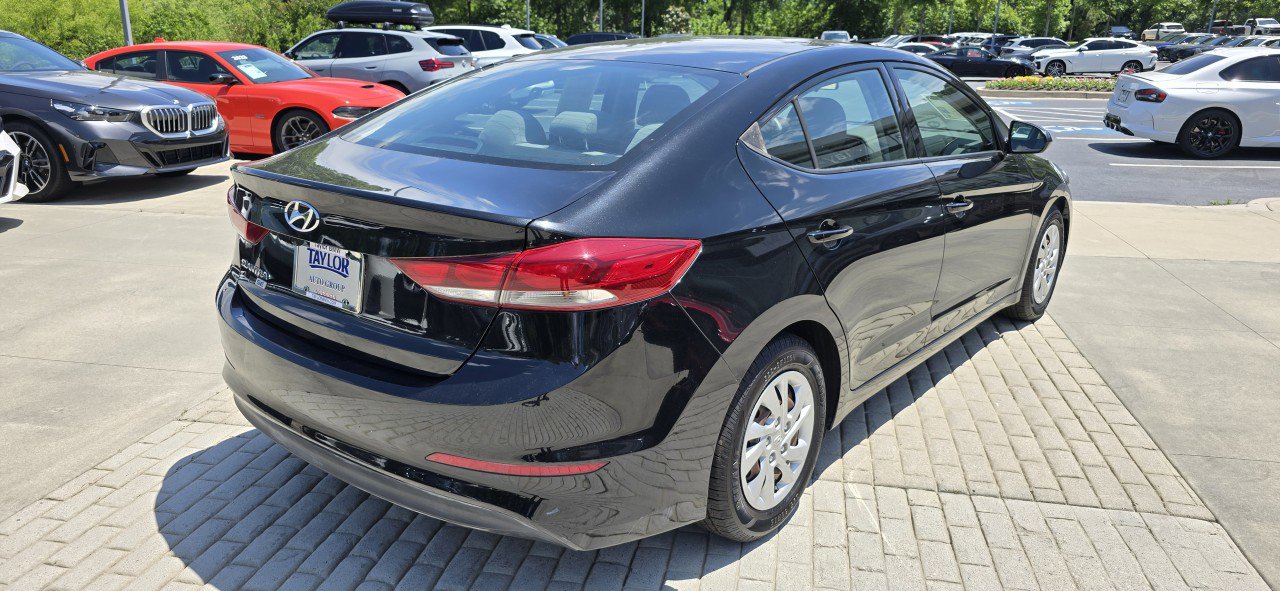 Used 2018 Hyundai Elantra SE FWD image 5
