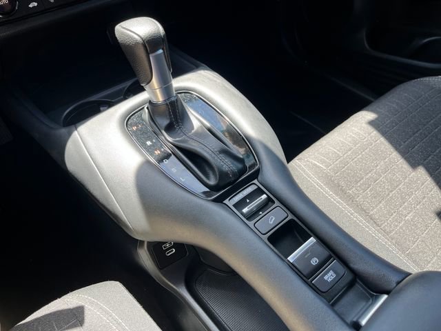 Certified 2025 Honda HR-V LX image 37