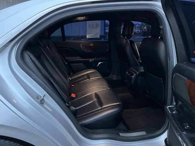 Used 2018 Lincoln Continental Premiere FWD image 28