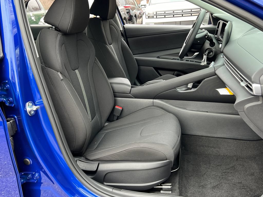 New 2026 Hyundai Elantra SE w/ Cargo Package FWD image 21