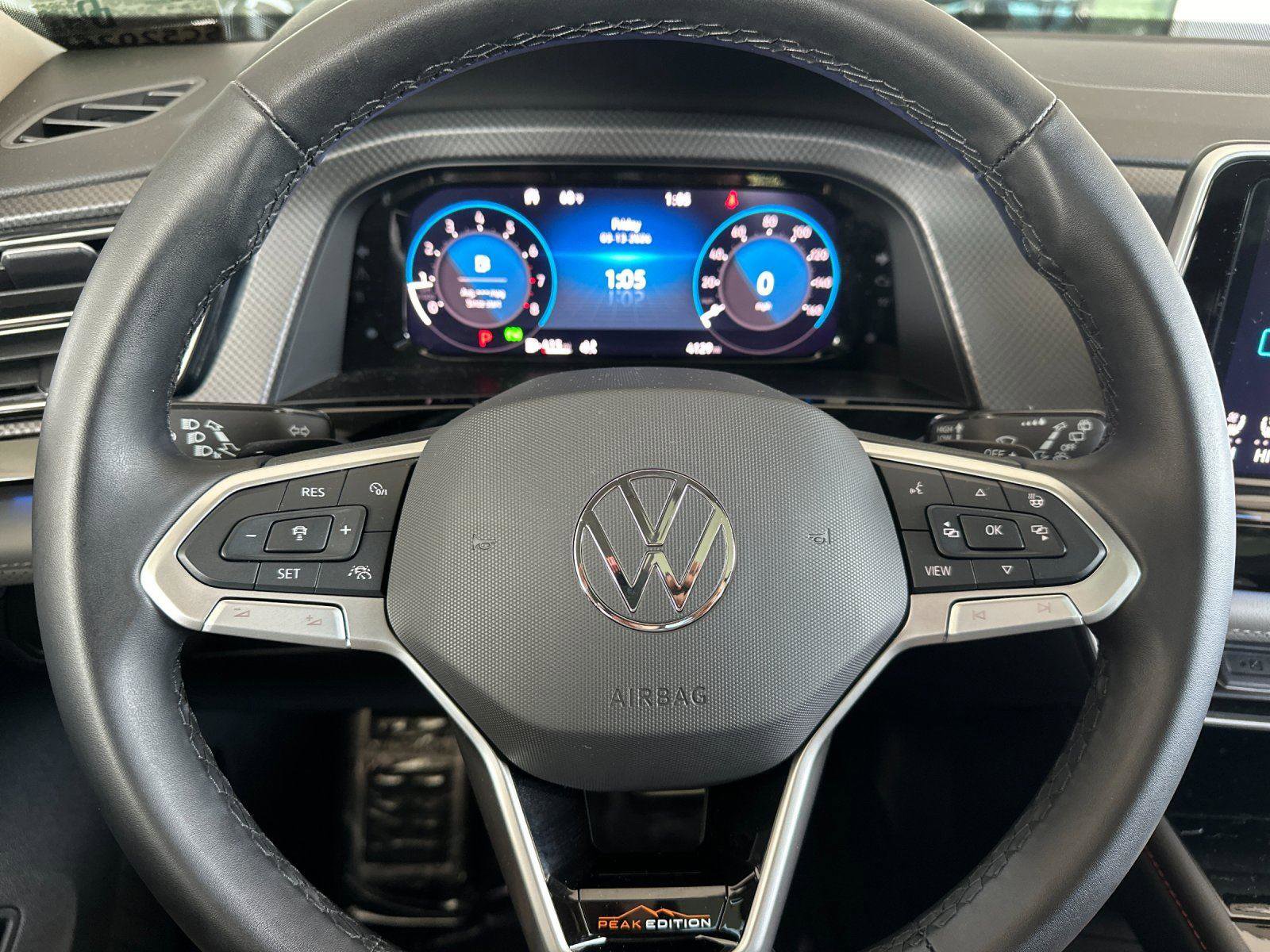 Used 2025 Volkswagen Atlas Peak Edition SE image 23