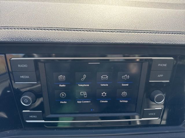 Used 2022 Volkswagen Jetta SE image 13