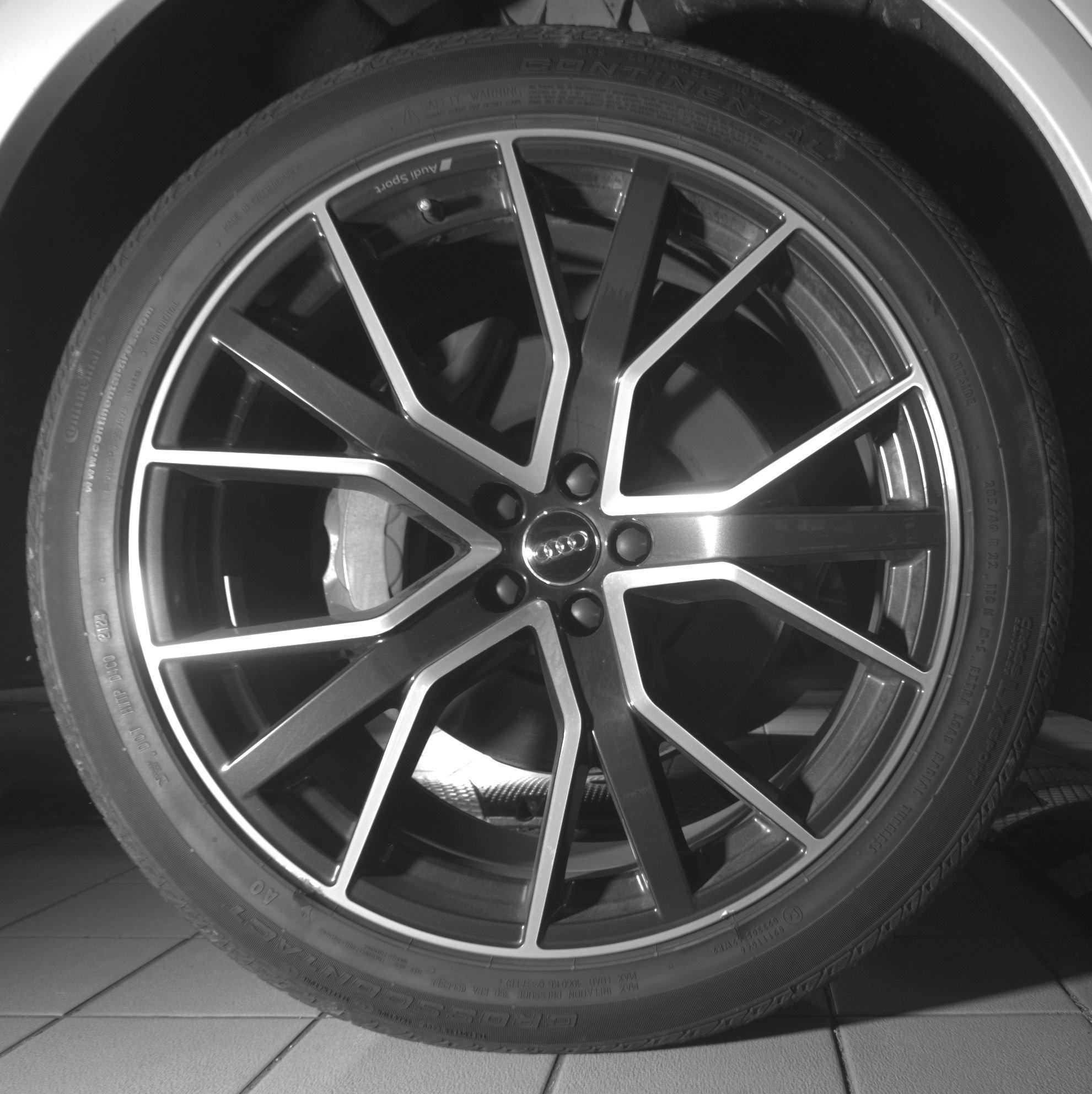 Used 2019 Audi Q8 Premium Plus w/ Premium Plus AWD/4WD image 27