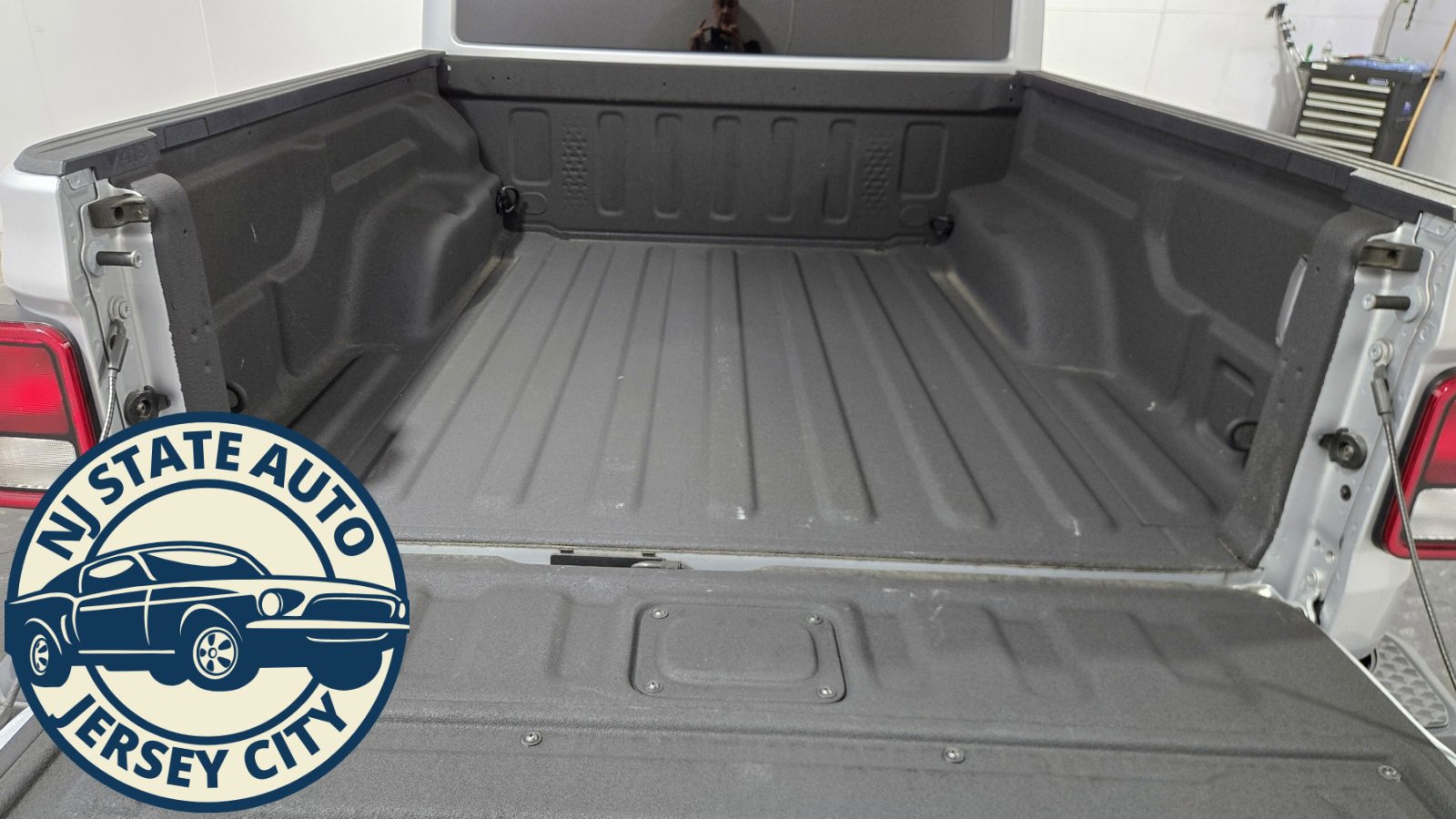 Used 2023 Jeep Gladiator Overland image 30