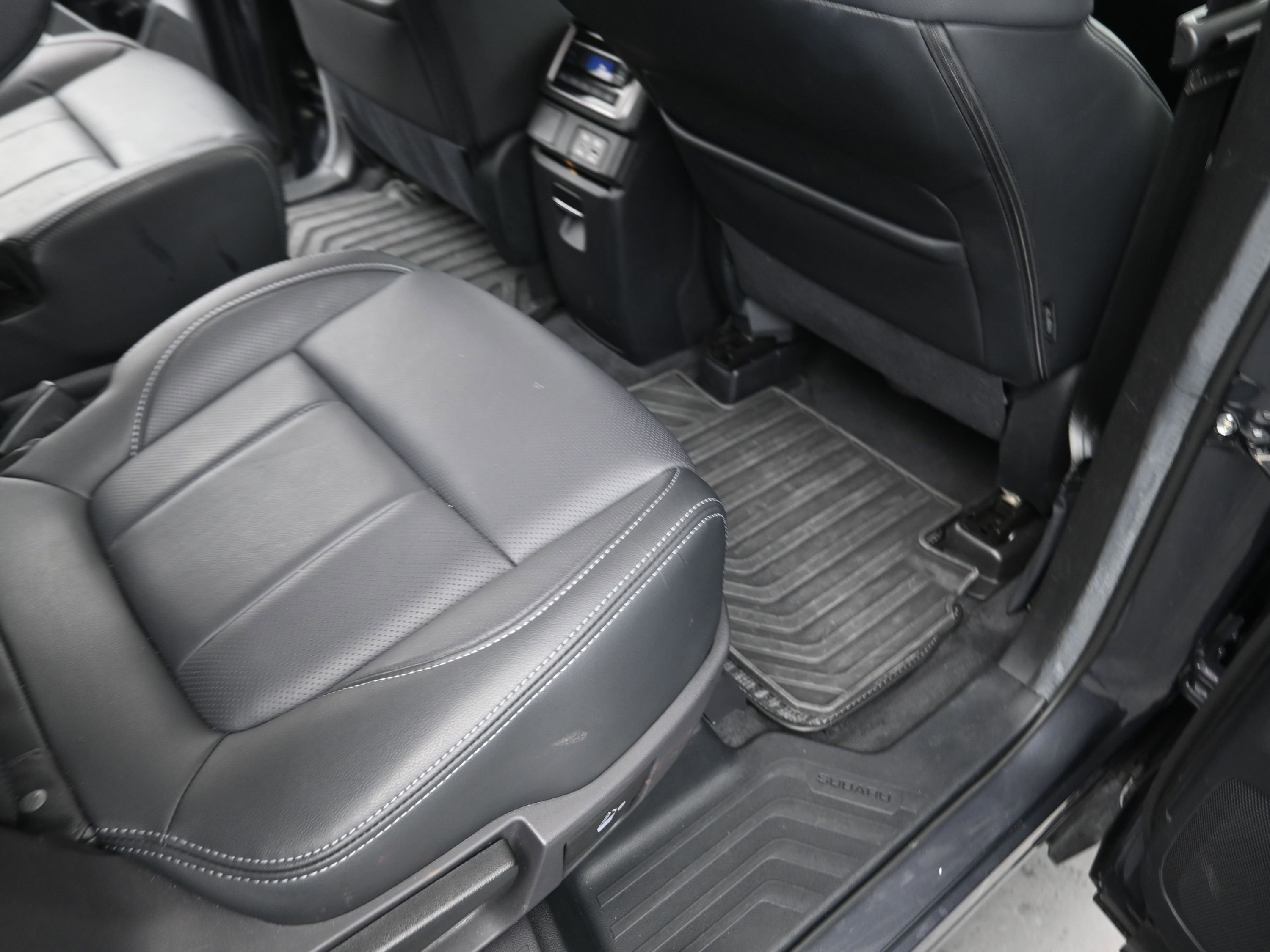 Used 2024 Subaru Ascent Limited image 20