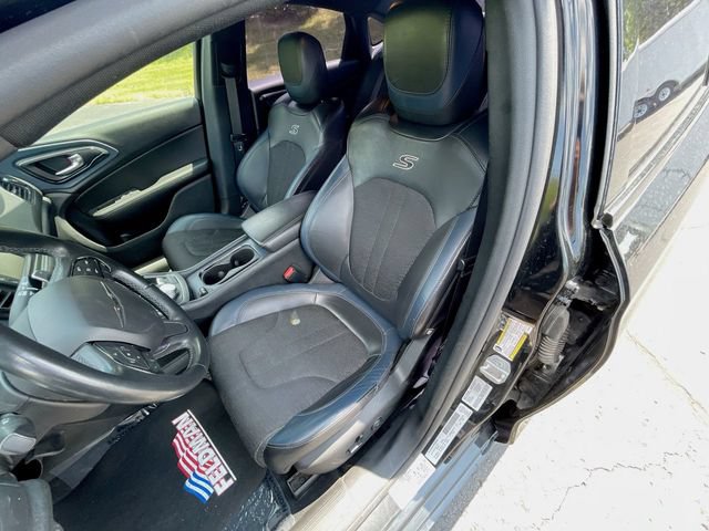 Used 2016 Chrysler 200 S AWD/4WD image 10