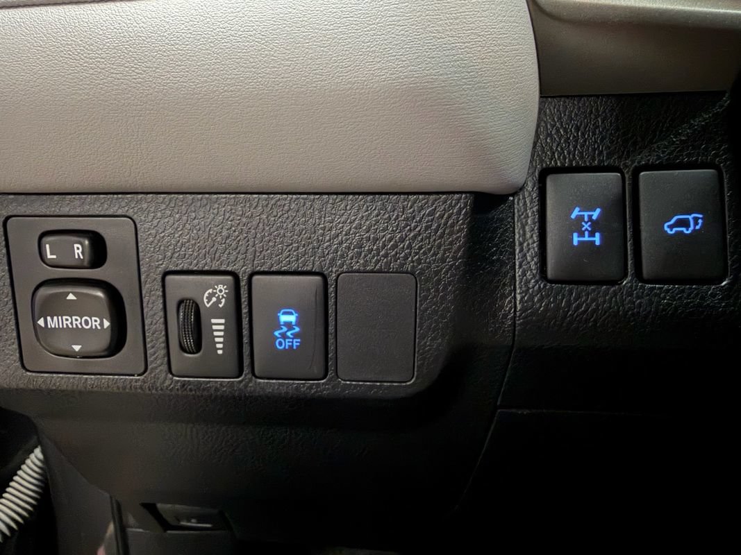 Used 2013 Toyota RAV4 Limited AWD/4WD image 14