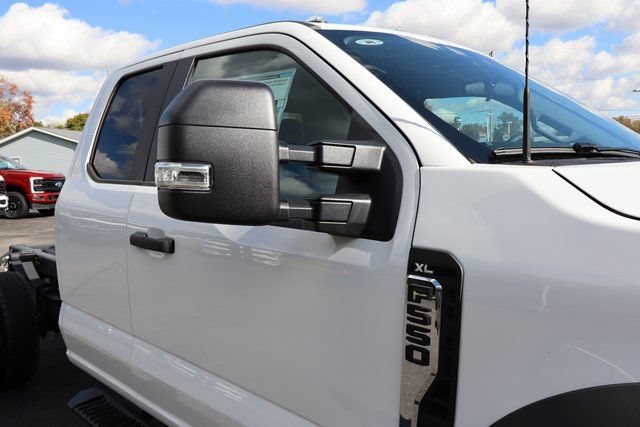New 2026 Ford F550 4x4 Supercab Super Duty image 18