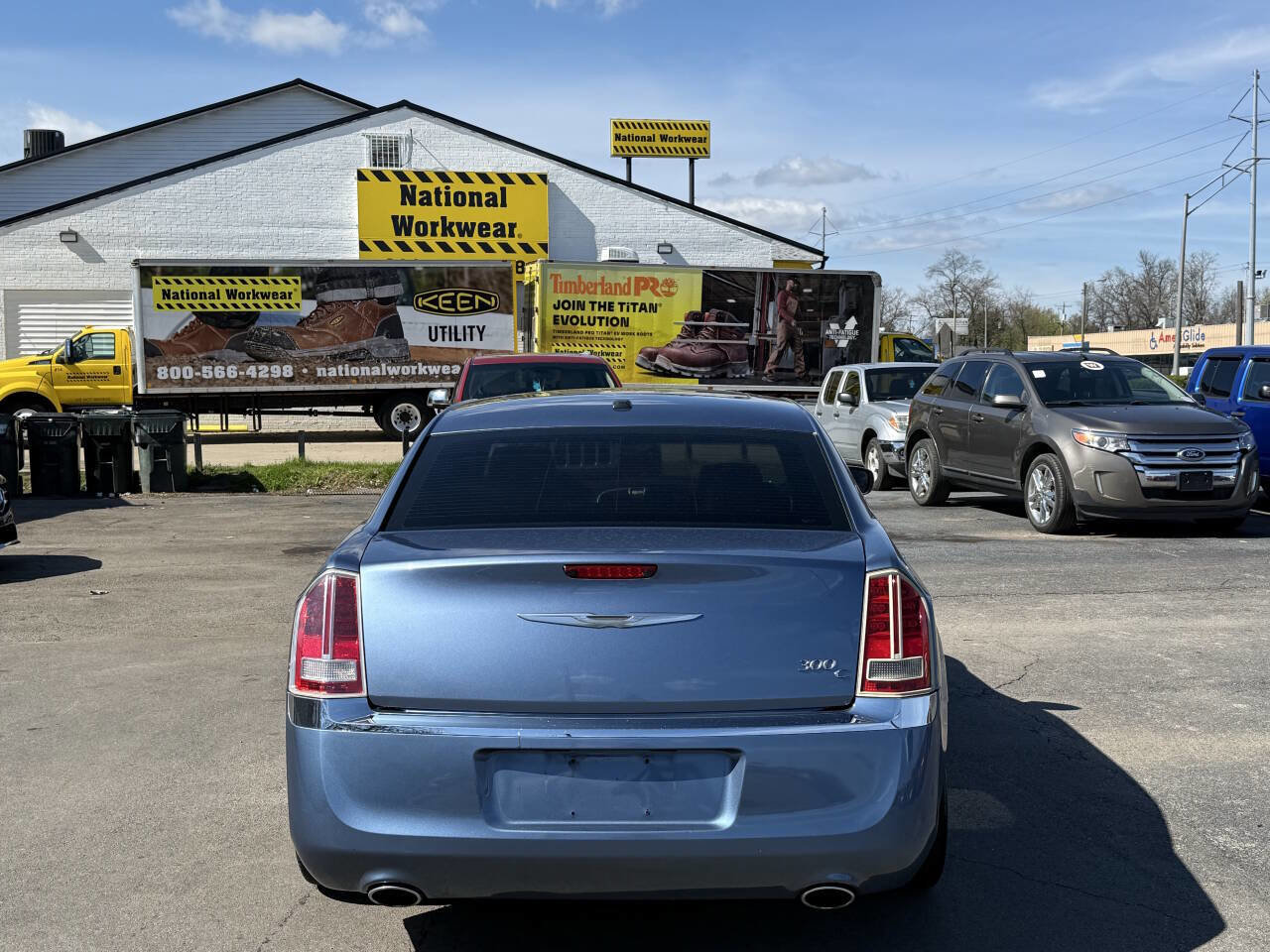 Used 2011 Chrysler 300 C image 4