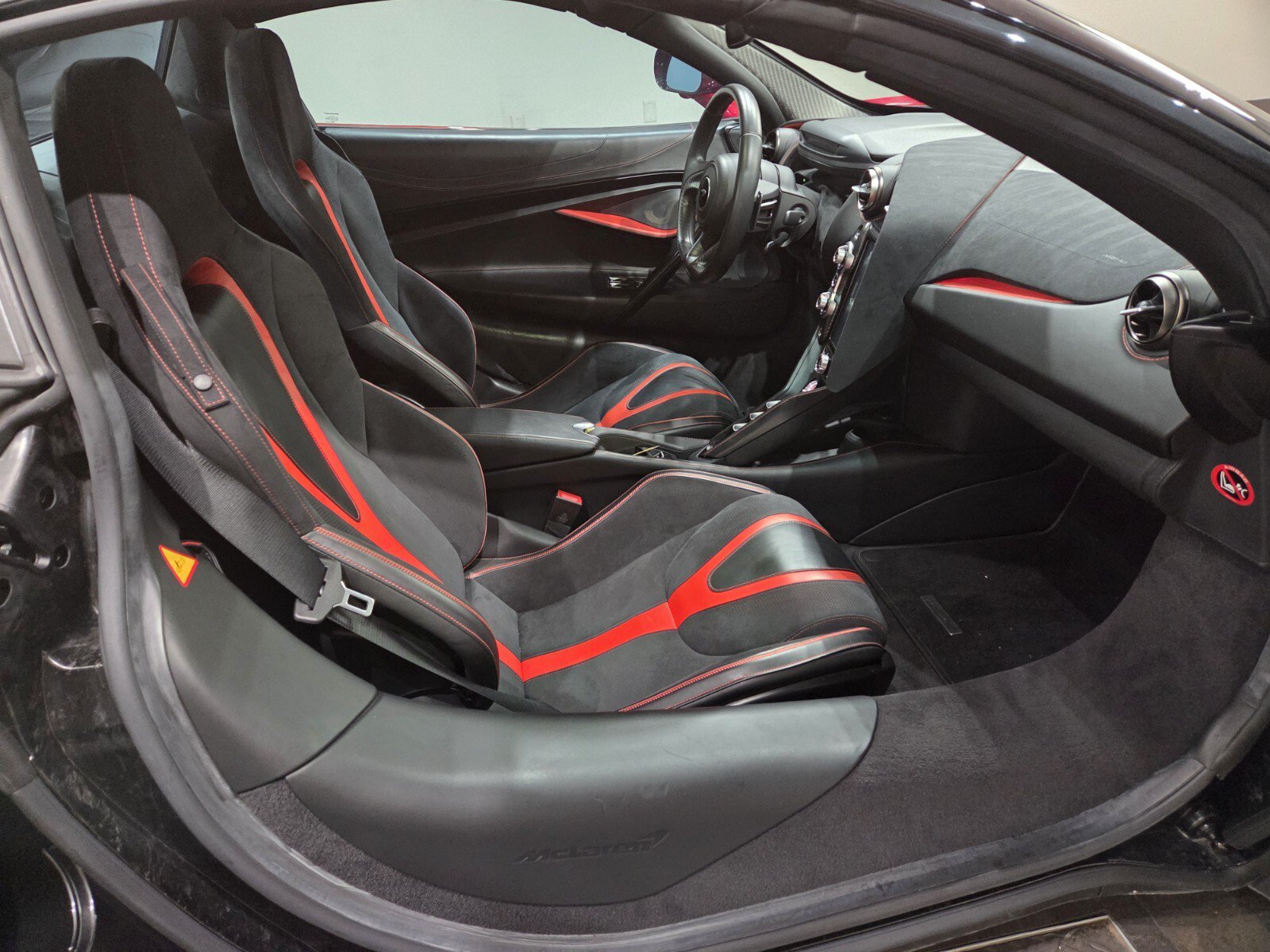 Used 2020 McLaren 720S Performance RWD image 6