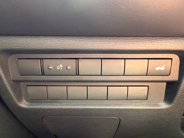 Used 2024 Mitsubishi Outlander SEL Black Edition AWD/4WD image 28