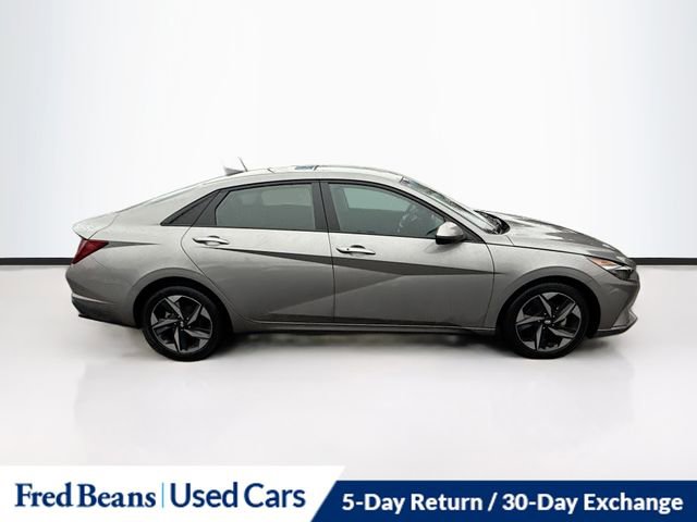 Used 2023 Hyundai Elantra SEL w/ Convenience Package image 8