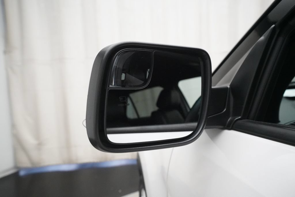 Used 2014 Ford Explorer Limited w/ Equipment Group 301A AWD/4WD image 27