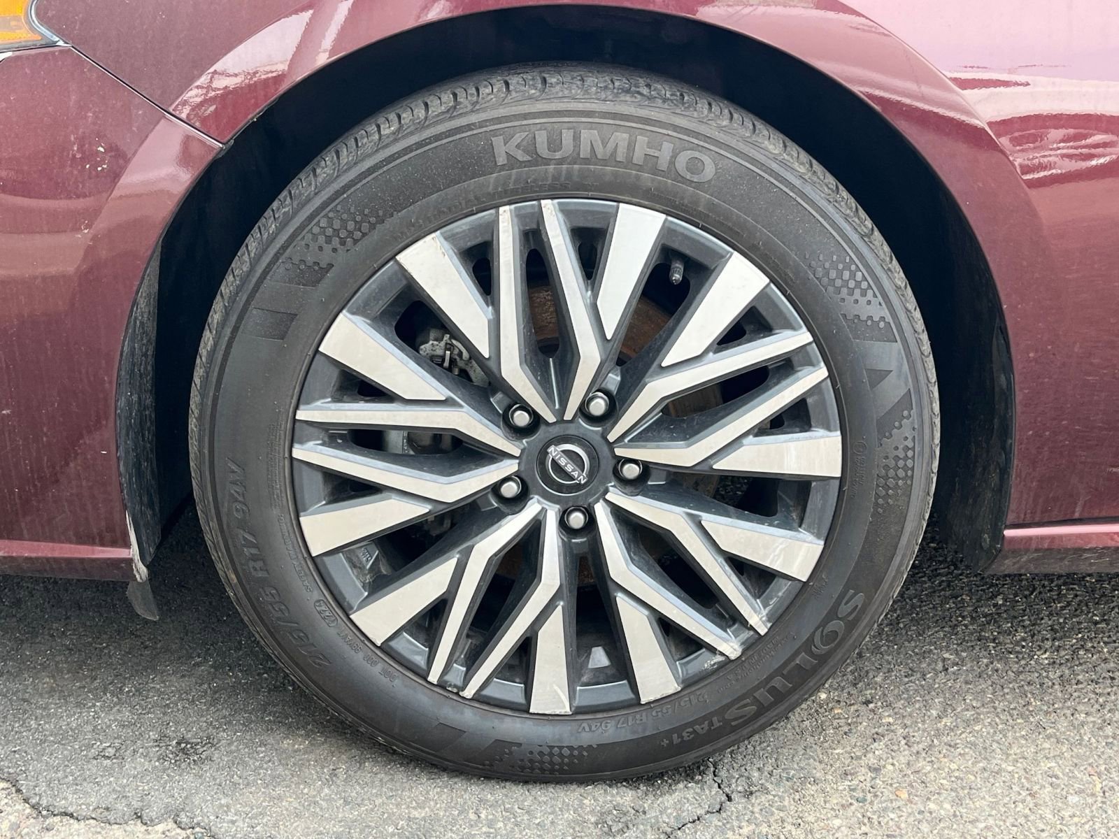Used 2024 Nissan Altima 2.5 SV FWD image 27
