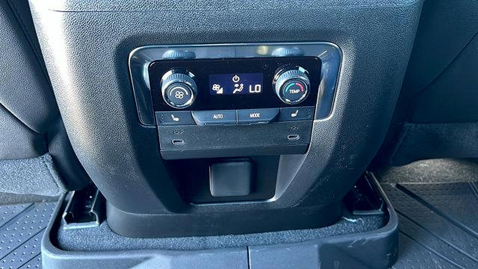 New 2026 Chevrolet Suburban High Country image 20